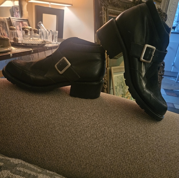 JONES NY PILGRIM/BEATLES BOOTIES SUEDE AND LEATHER. Very Funky! - Picture 1 of 6